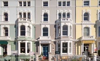 Beachside Guest House - Housity