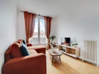 Cozy Apartment 2Bdr/4P - in the Heart of Suresnes