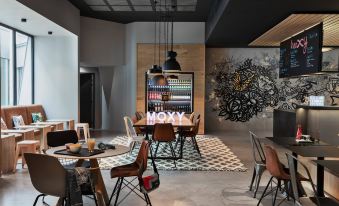 Moxy Lyon Airport - Housity