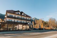 Suru Hotel & Restaurant Hotel di 