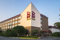 波士頓沃本伯靈頓紅頂PLUS飯店 住宿飯店