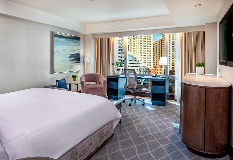 InterContinental Hotels BOSTON by IHGCommunication Accessible Classic King Room With Greenway View