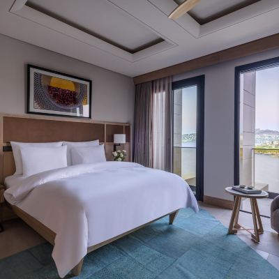 Deluxe Room, 1 King Bed, Sea View
