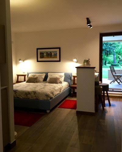 泳池景特大床套房