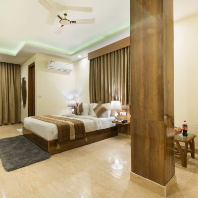 Deluxe Double Room with Double Bed-Non-Smoking