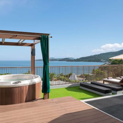 1 King Bed with Terrace Whirlpool