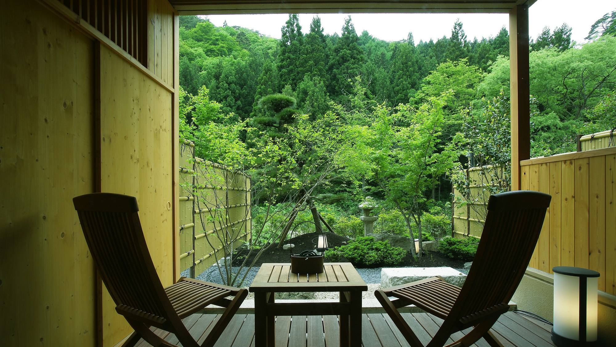 和洋式房【山景】【无烟】（一楼现代日式房间，带花园和岩石露天风吕）