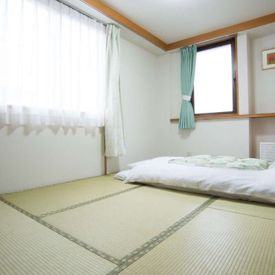 Low Floor Japanese-Style with Bath