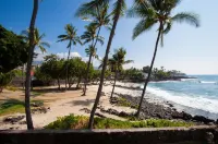 Ocean Front 2 BR Condo-ocean views from every room. 2nd floor Kona Reef "A" bldg
