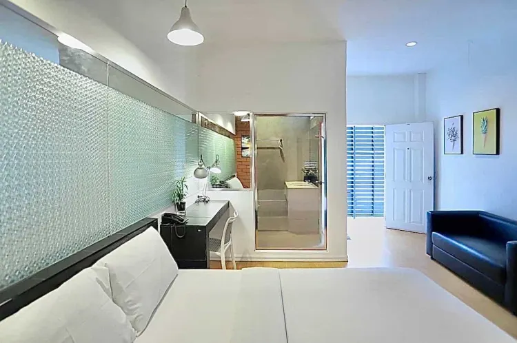 ห้องดีลักซ์ เตียงใหญ่ 1 เตียง