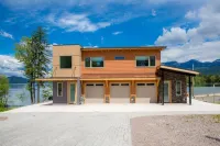 Whitefish Lakefront 3 BR Penthouse, 5 min from downtown, view of Big Mountain