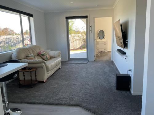 Di Lusso Lansdowne One-Bedroom Apartment