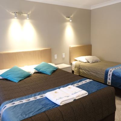 Interconnecting Room Sapphire Palms Motel Promo Code