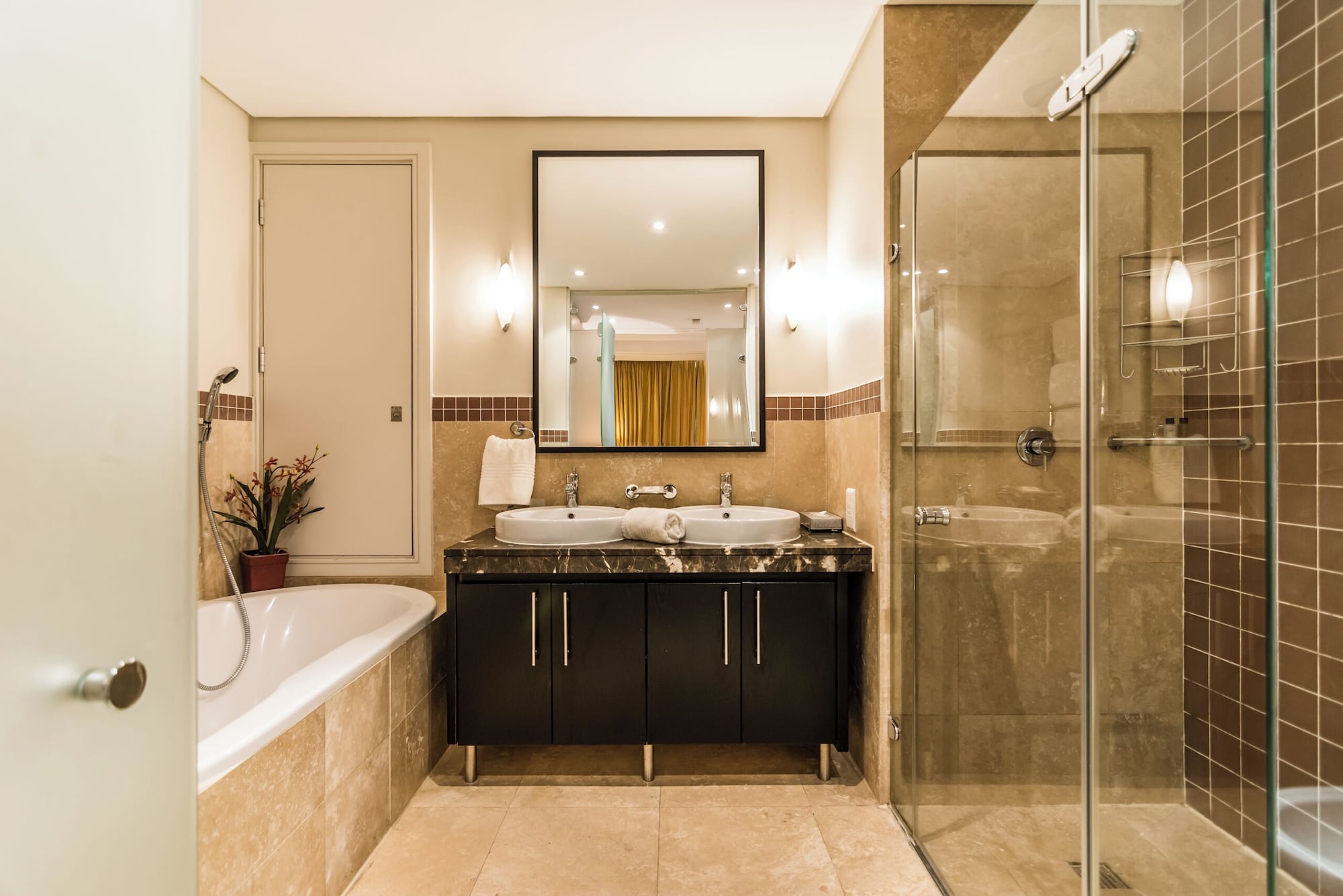 Mountain Marina Luxury Apartments三卧室尊贵3