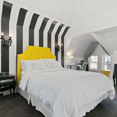 Room No.9 Patterson Inn Promo Code
