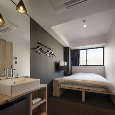 雙人房（獨立衛浴-禁菸） 三條PIECE青年旅館優惠