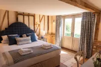 Retreat East Hotel di 