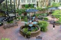 Eliza Thompson House, Historic Inns of Savannah Collection Hotele w: 