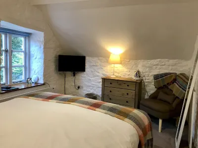 Lucy's Tearoom Hotels in 