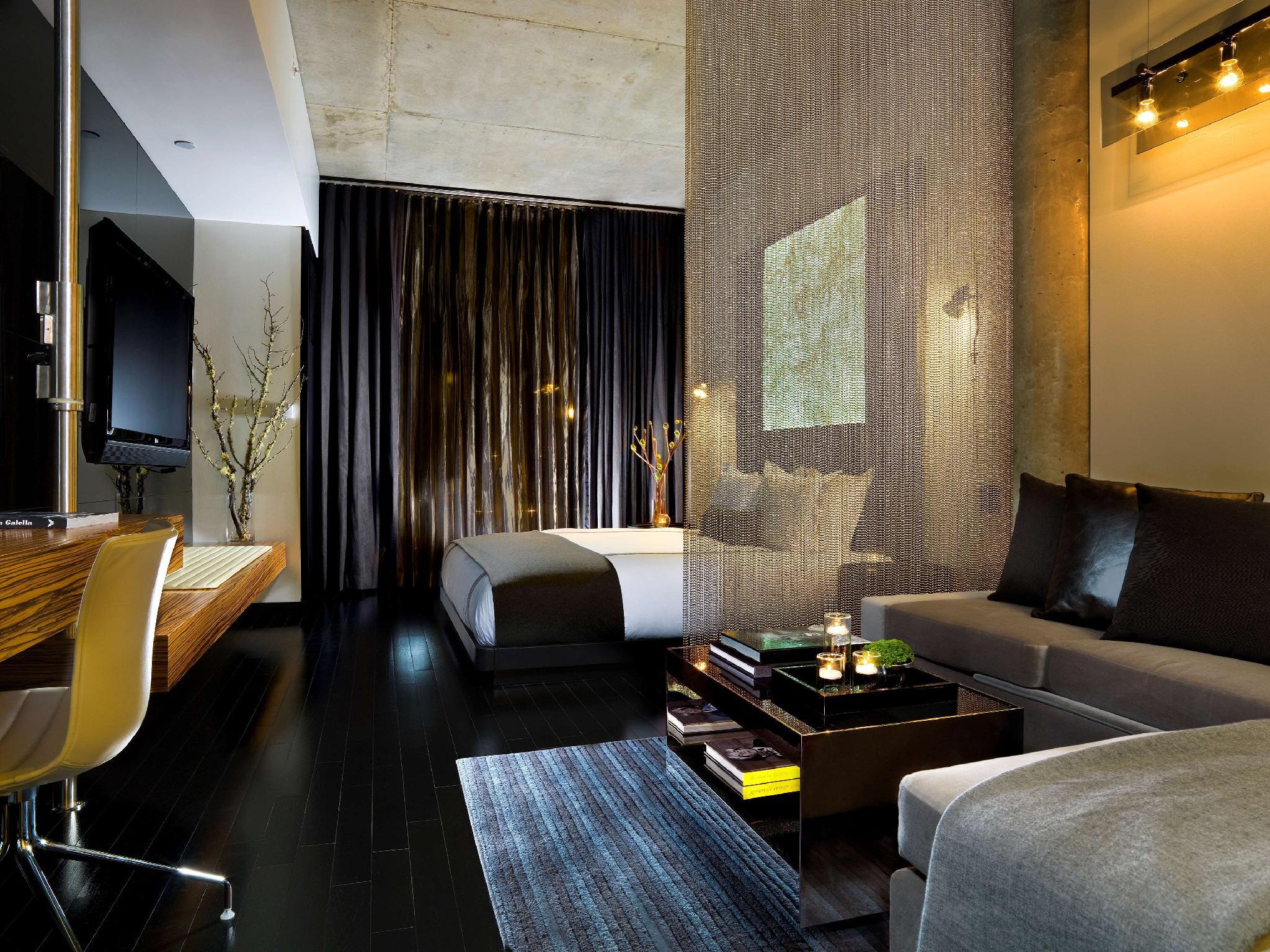 Sixty LesKing Studio