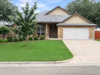 Large Belton Home near Expo Ctr ベルトンのホテル