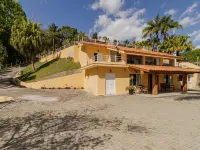 Casa de Campo na Represa de Igarat Com Piscina Ξενοδοχεία στην πόλη Jacarei