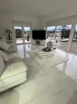 Dernvale House -Double Room sleeps 2 Hotels in 