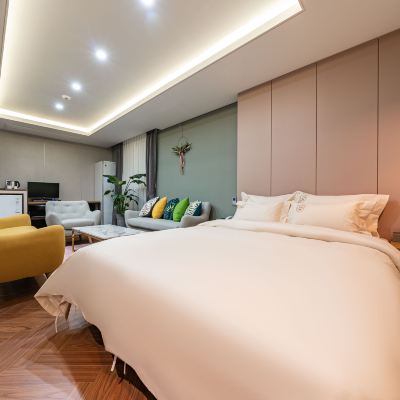 VIP Event Room (Spacious And Comfortable Space For Event, Whirlpool Bathtub, High-End Pubg Pc Installation In All Room) Yangju Latte Hotel (drive-in in all rooms) 쿠폰