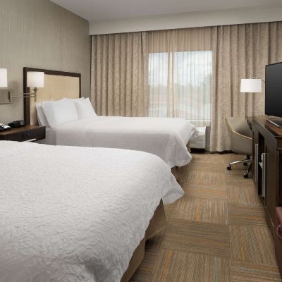 客房帶2張大床， 冰箱-禁煙 鳳凰城/坦佩歡朋酒店及套房優惠