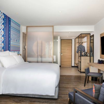 豪華特大床房（帶露台） 清邁寧曼樞紐諾富特飯店優惠