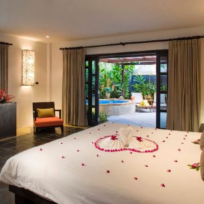 Deluxe Honeymoon Spa Suite with Terrace