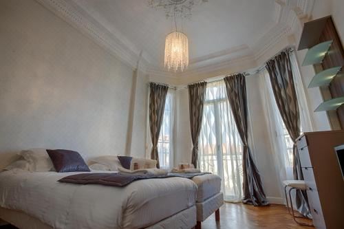 四居室公寓，带海景和水疗浴缸