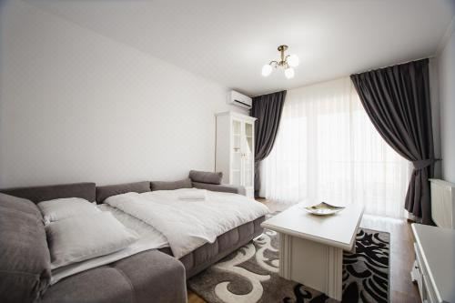 Bright & Elegant Central Apartment One-Bedroom Apartment