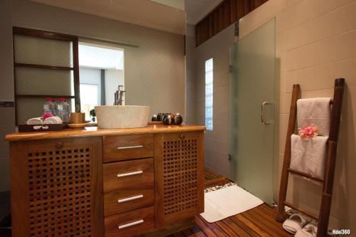 Luxury Sakina Villa - Beachfront Villa-Beach Front