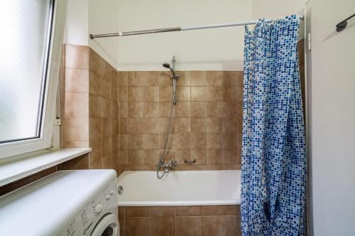 高级一卧室带阳台公寓