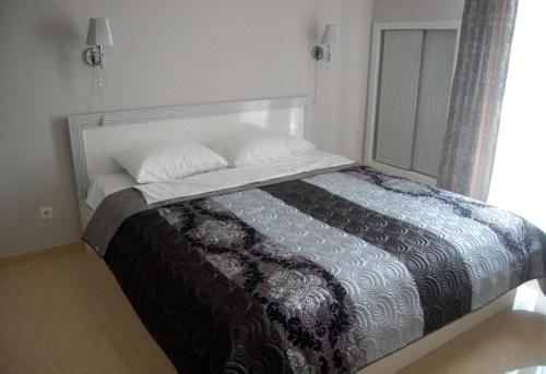 豪华双人床房（带加床）