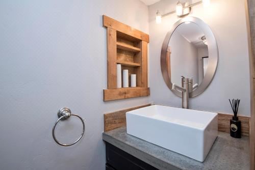 Brook Tree A201Two-Bedroom Apartment