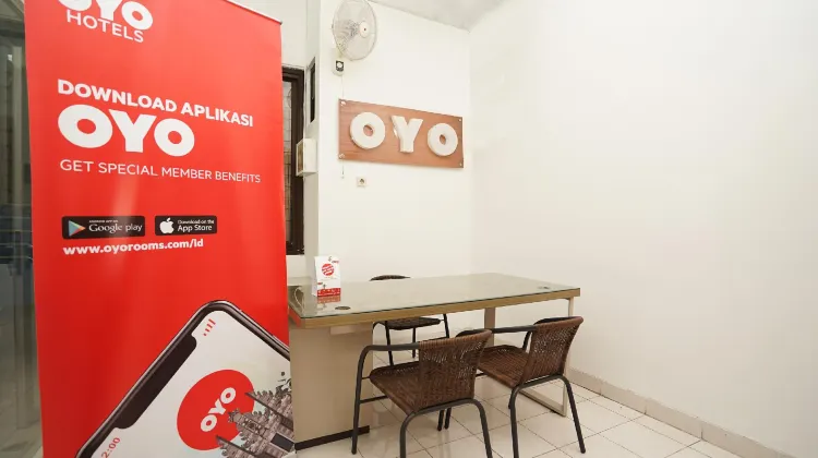 OYO 485 Marcello Residence 食事・レストラン