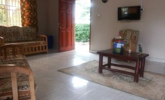 Lavic Country Resort - Housity