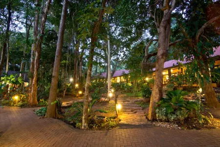 Home Phutoey River Kwai Hotspring & Nature Resort