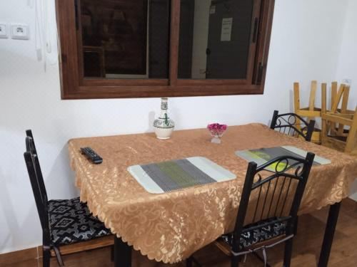 带湖景的双人间