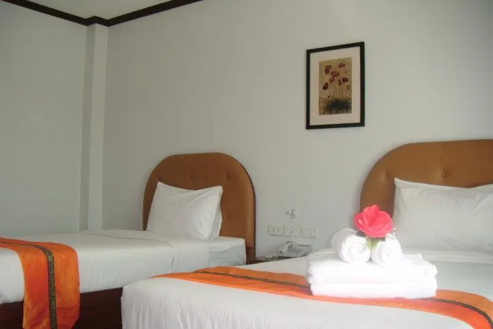 Standard Twin Room (Gray Building)