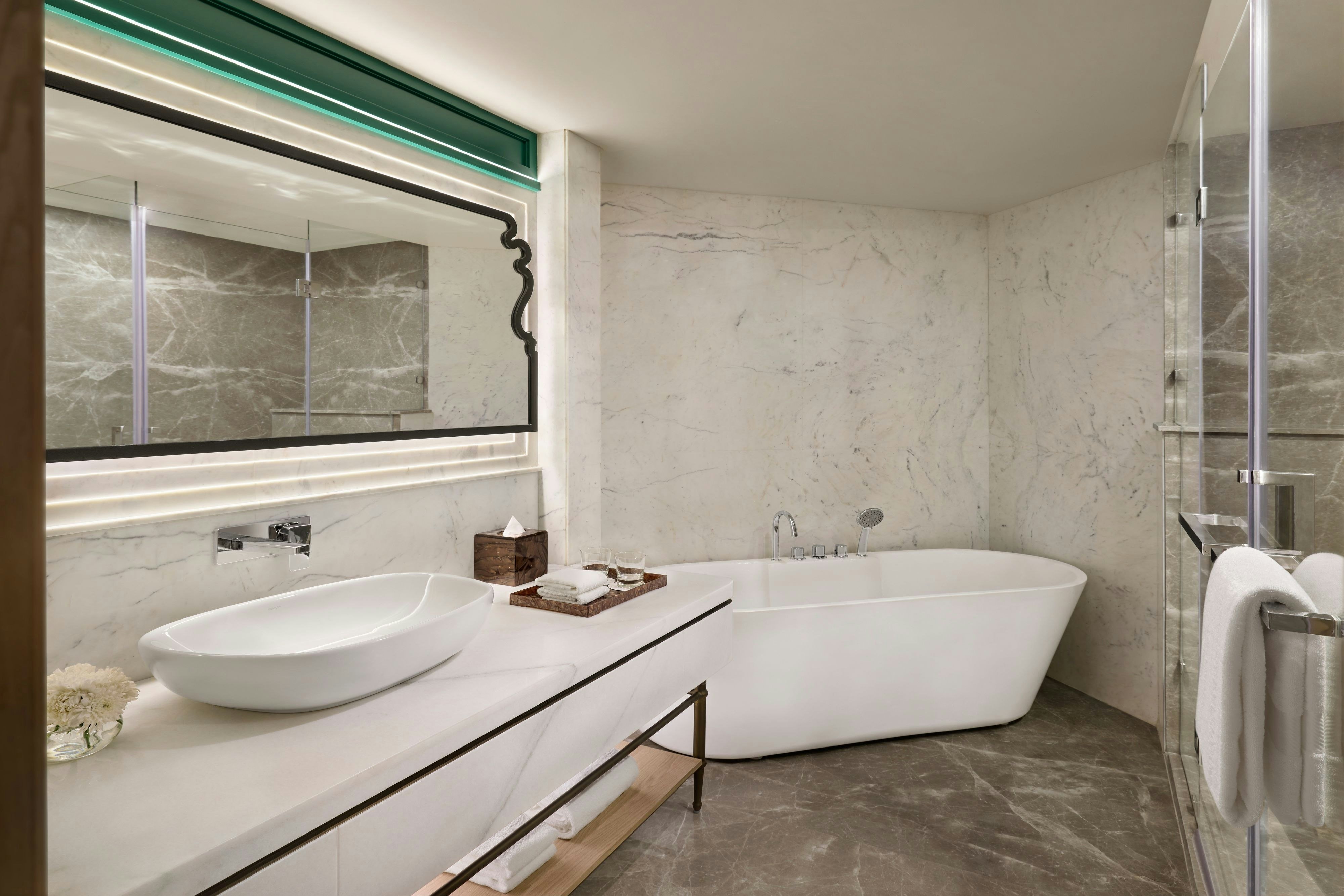 Udaipur Marriott Hotel豪华特大床套房