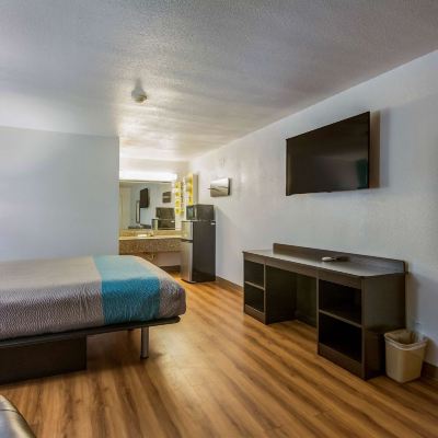 King Room-Hearing Accessible-Non-Smoking Motel 6-Freeport, TX Promo Code