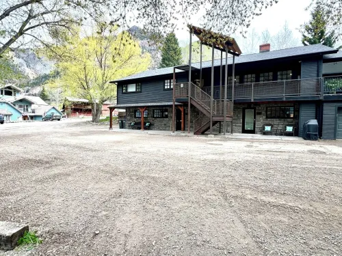 Enjoy this Private & Centrally Located 2 bed/2 bath Loft