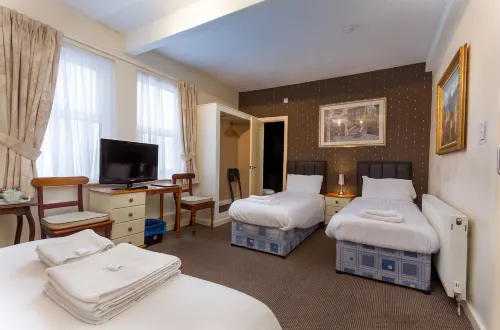 Maples Hotel
