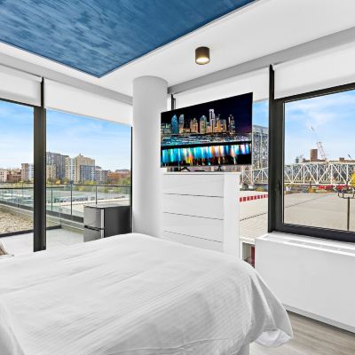 Standard Studio Suite, 1 Double Bed, Balcony Global Luxury Suites at The Arches Promo Code