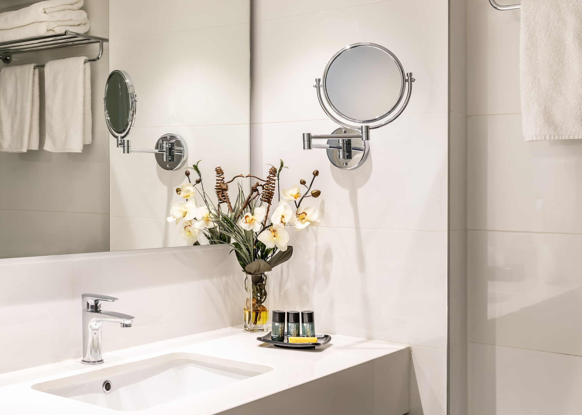 行政优质双人或双床房，阳台