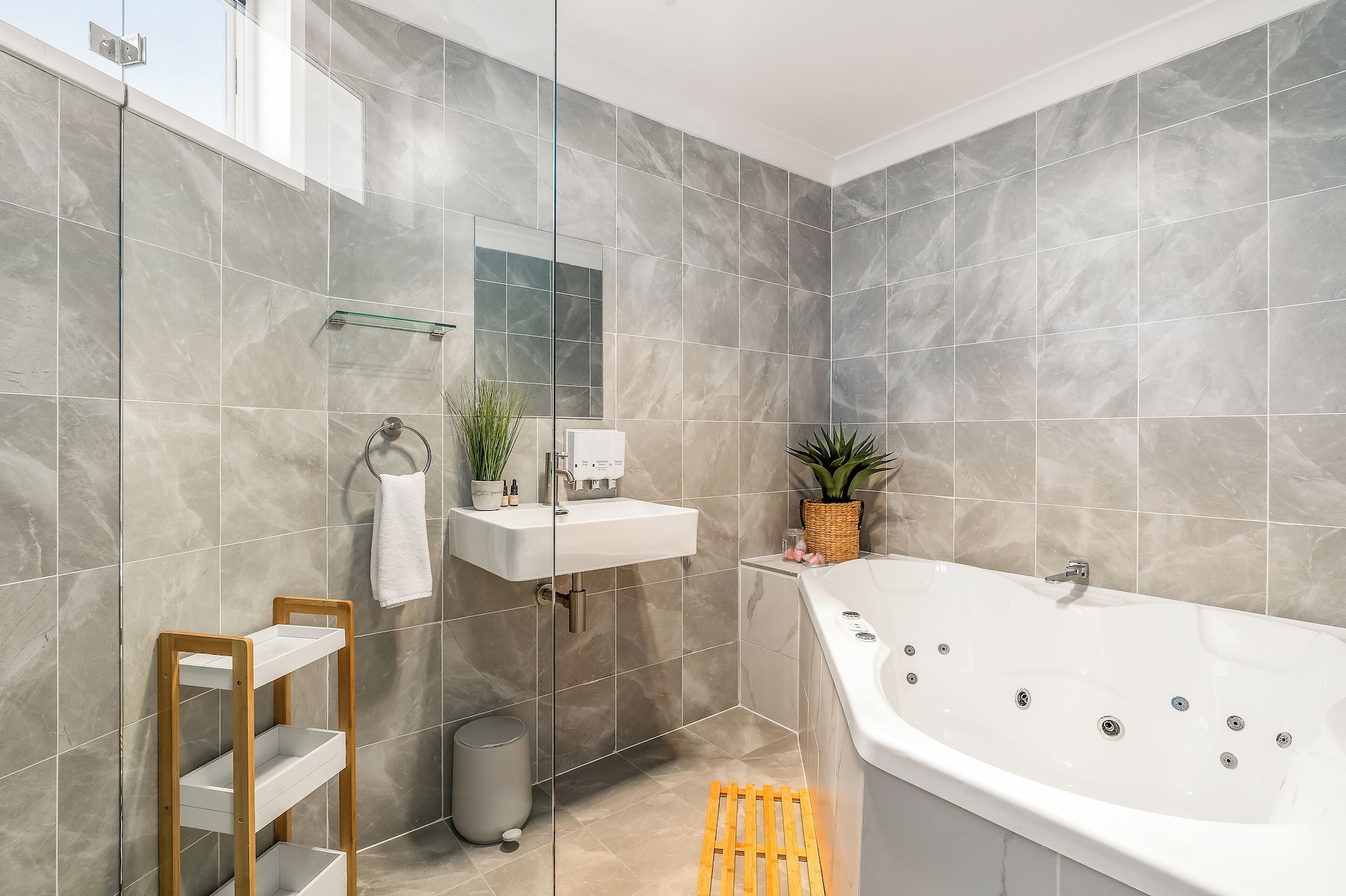 行政公寓， 1 间卧室， 按摩浴缸， 海洋景观