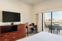 Laguna Shores Resort Hotels in 